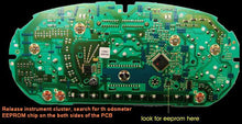 Carica l'immagine nel visualizzatore di Gallery, Car chip tuning software interface with odometer EEPROM chip on PCB.